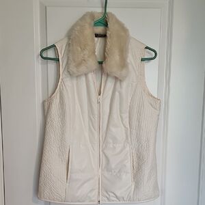 Chico's Ivory Quilted Vest with Faux Fur Collar